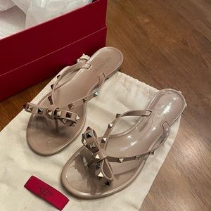 Valentino Rockstud Thong Sandals. Only worn once. Like new!